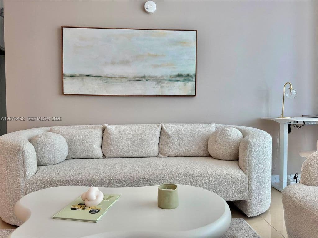 1+1 Condo — 1111 SW 1st Ave APT 2215