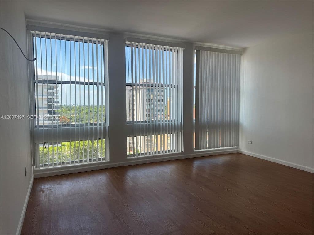 Condo — 700 Biltmore Way APT 916