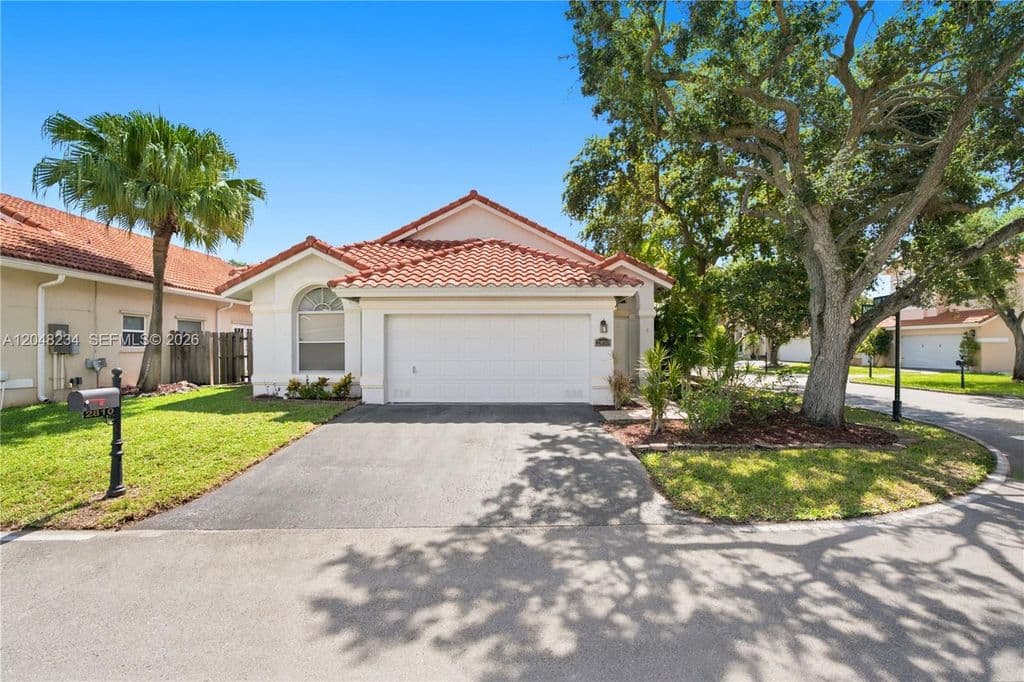 3-bedroom Single-Family Home — 2810 NW 70th Ave