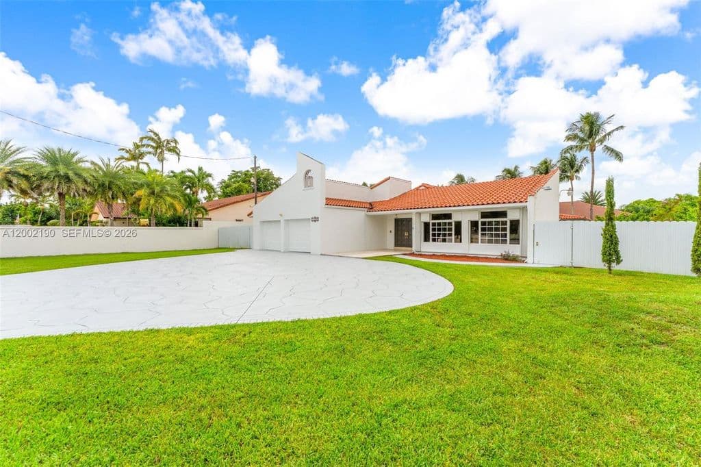 5+1 Müstakil ev — 11350 SW 30th St