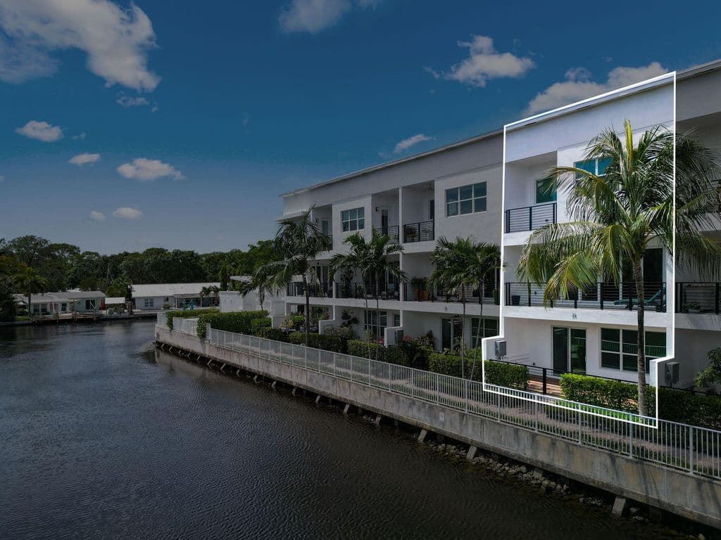 3-bedroom Property — 2900 NE 12th Terrace #25