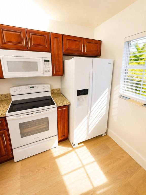2-bedroom Condo — 3399 Foxcroft Road #206