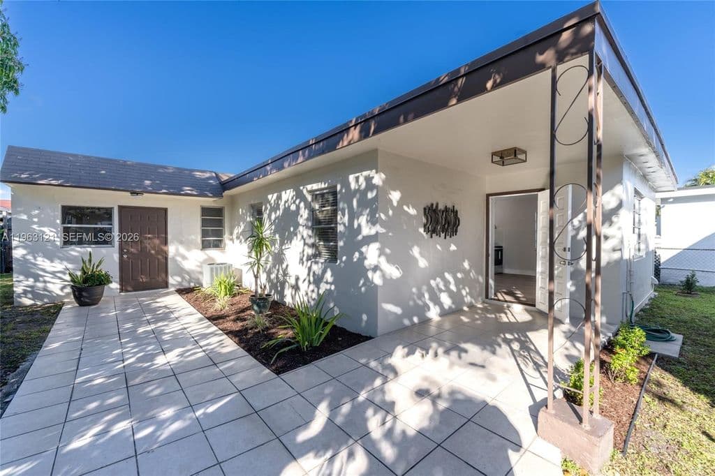 4+1 Mülk — 1631 SW 21st St