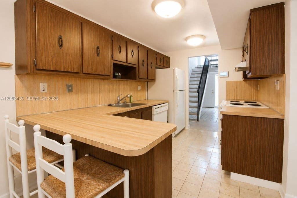 3+1 Mülk — 7865 SW 106th Ave