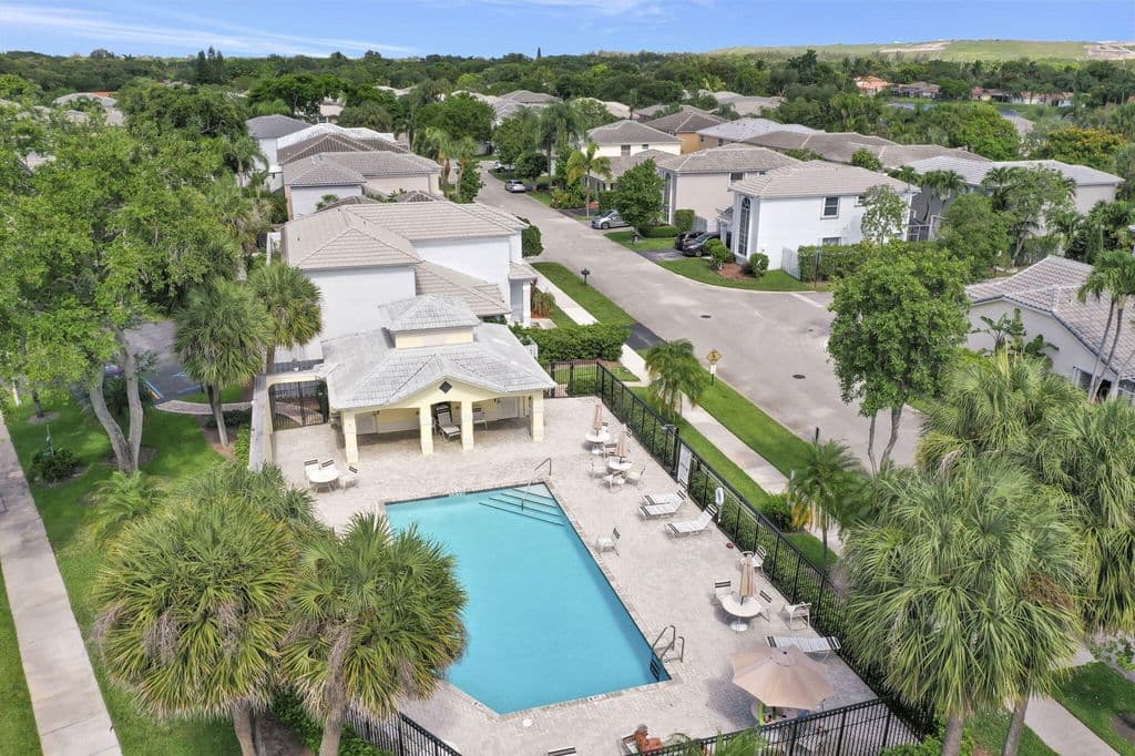 4-bedroom Single-Family Home — 5456 NW 44th Way