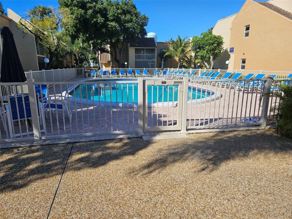 2+1 Condo — 959 SE 2ND Avenue #117