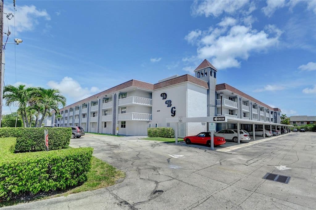 1+1 Condo — 1040 SE 4th Ave APT 128