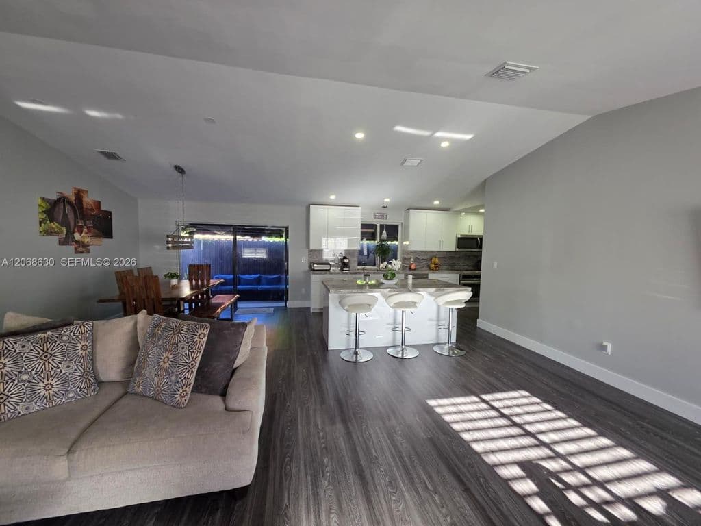 3+1 Müstakil ev — 11122 SW 143rd Ct