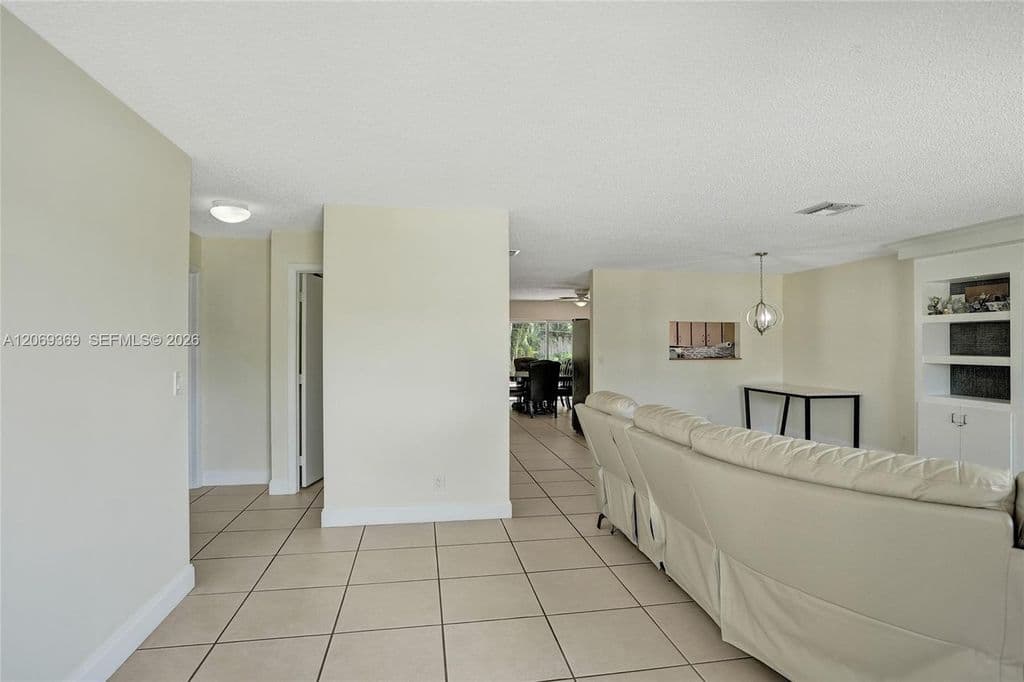 3+1 Müstakil ev — 5451 Chicory Ln