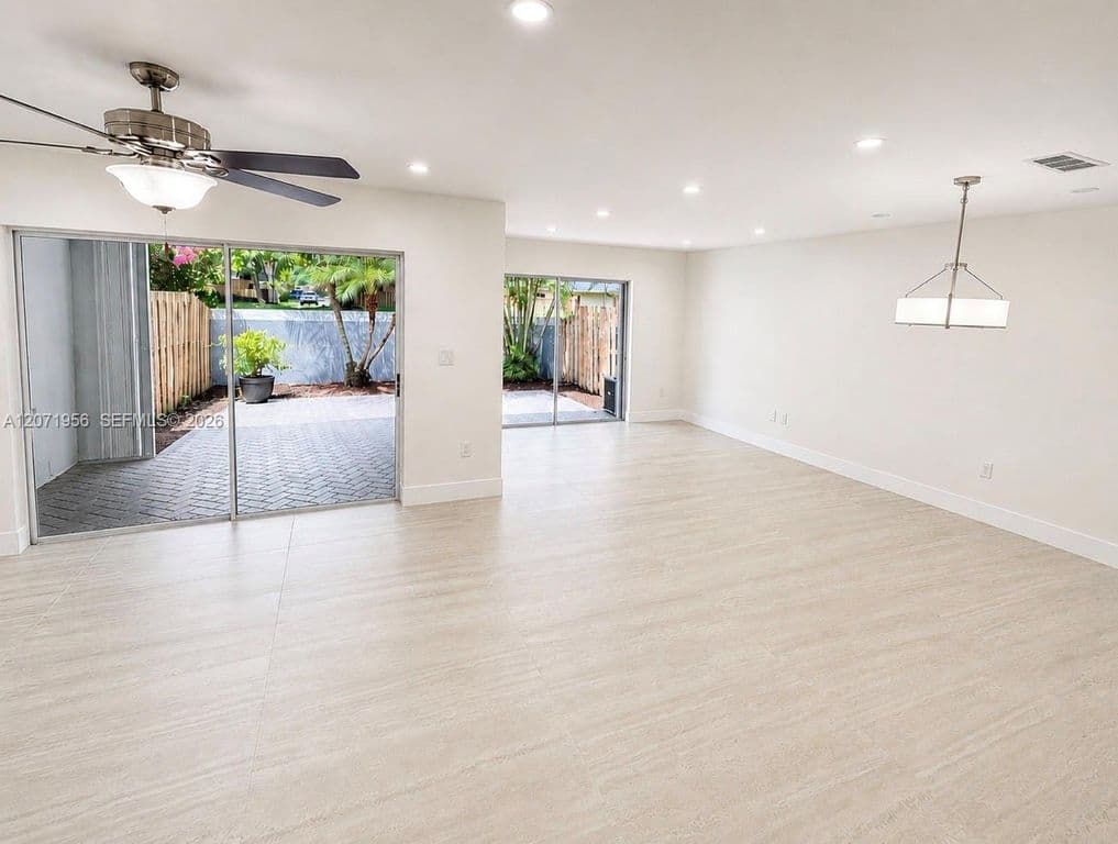 3+1 Mülk — 14255 SW 96th Ter
