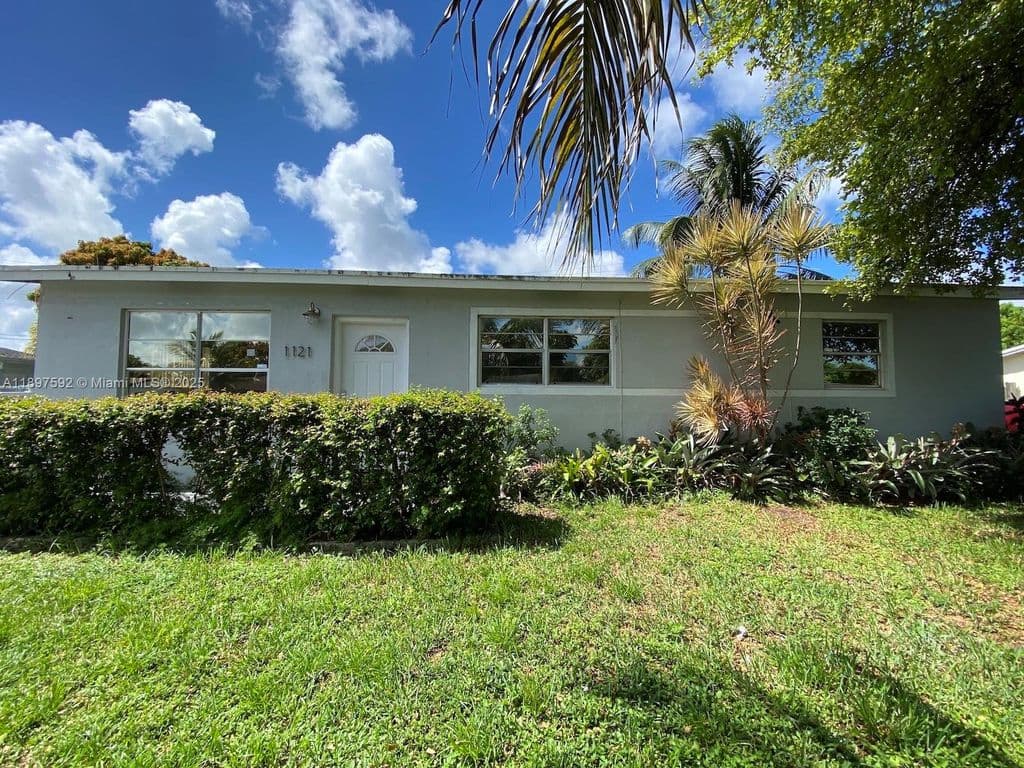 3-bedroom Single-Family Home — 1121 NE 214th St
