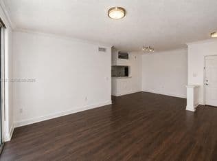 1-bedroom Condo — 17145 N Bay Rd APT 4102, Sunny Isles Beach, 33160