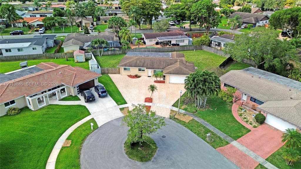 5+1 Müstakil ev — 1600 NW 120th Ave