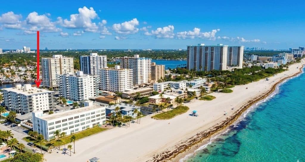 1+1 Condo — 1801 S Ocean Dr APT 203
