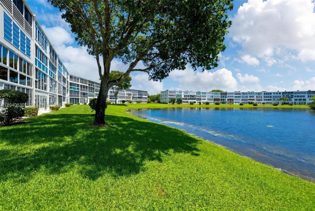 2-bedroom Condo — 4001 Ashby Cir #C