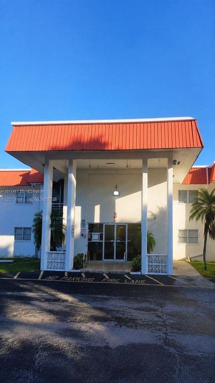 2-bedroom Condo — 4881 NW 22nd St APT B15