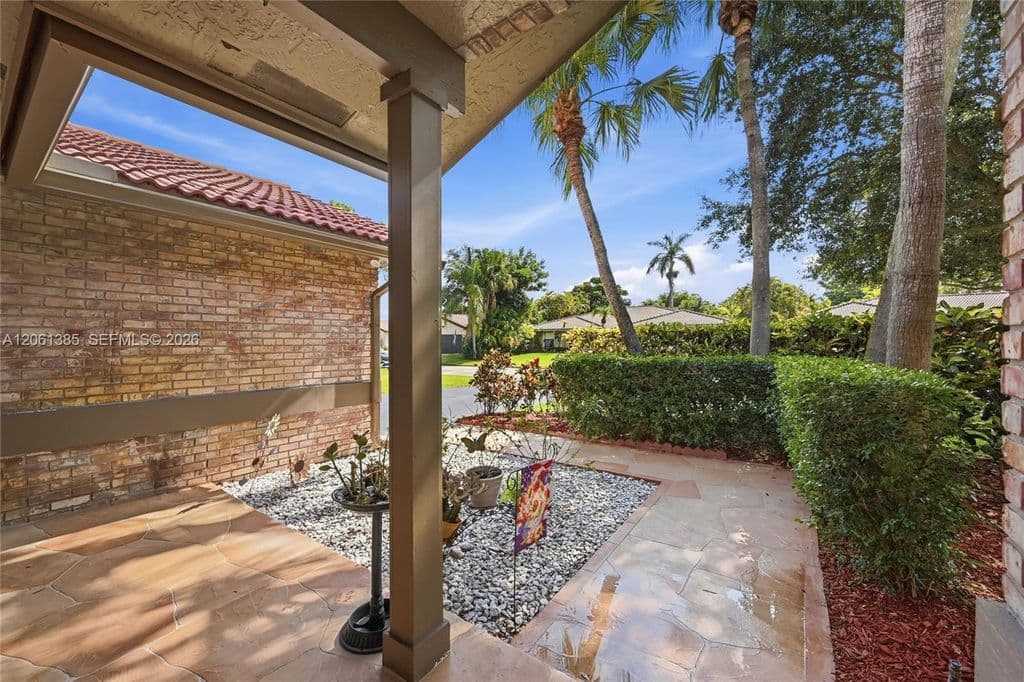 4-bedroom Property — 866 NW 110th Ave