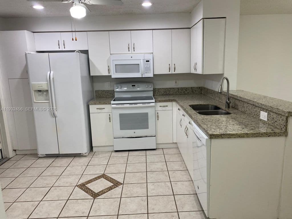 2-bedroom Property — 1384 Veracruz Ln #4-7