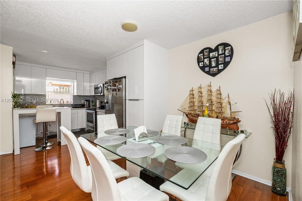 2+1 Condo — 5300 Washington St APT E209
