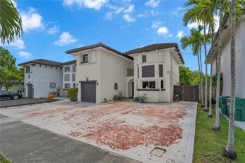 4-bedroom Single-Family Home — 16711 SW 140th Ave