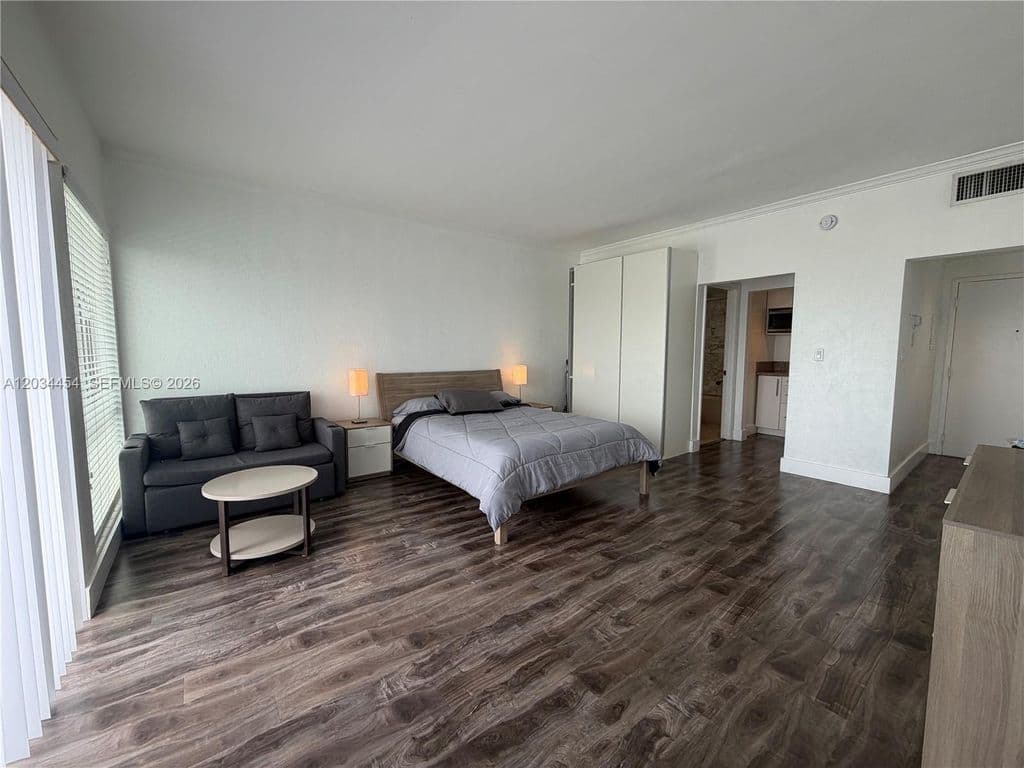 Condo — 700 Biltmore Way APT 1216