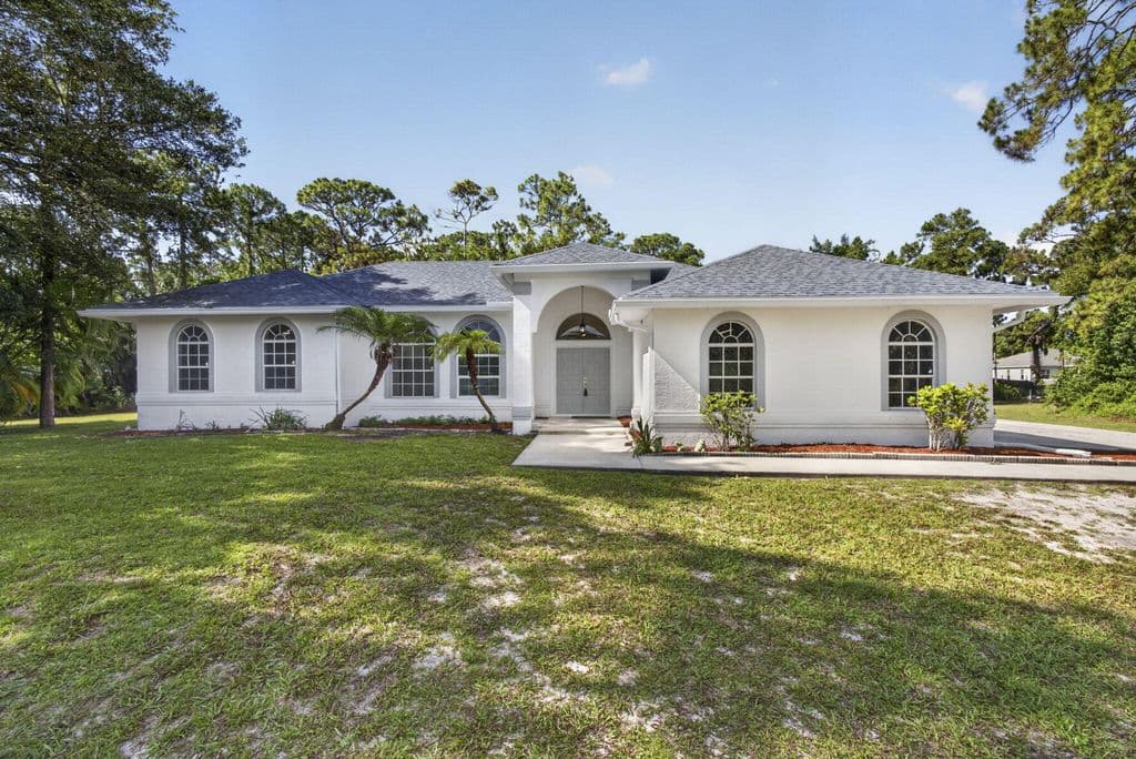 4-bedroom Single-Family Home — 16526 N 78th Rd Road N