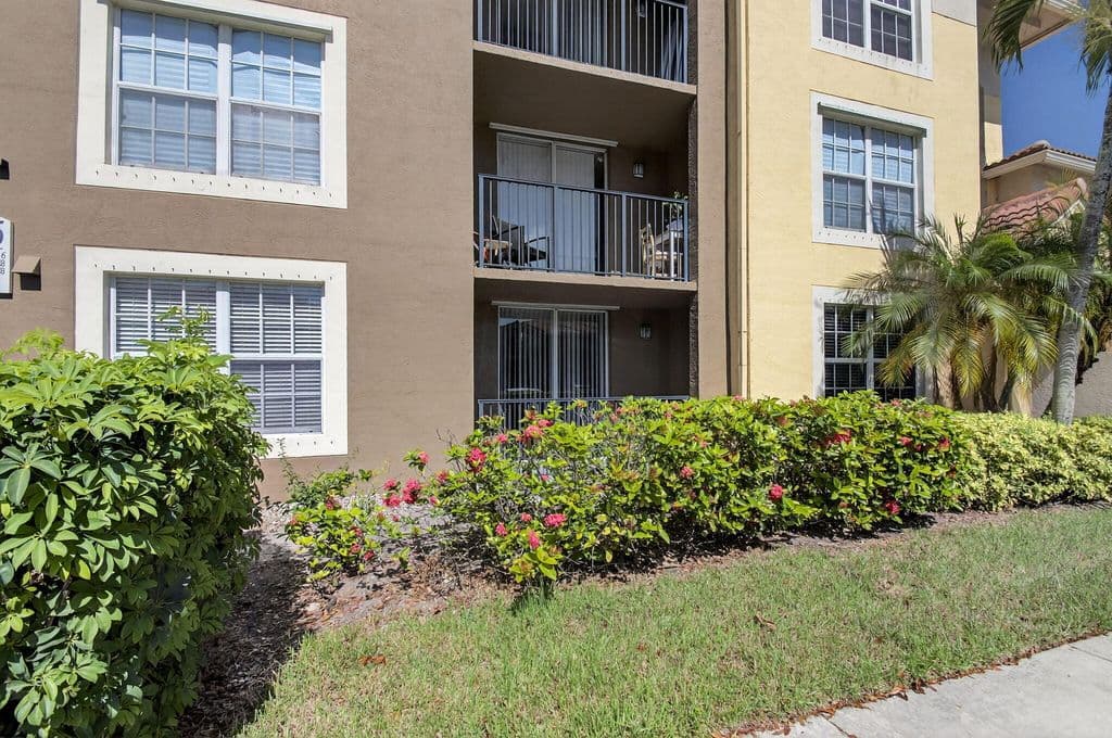 2-bedroom Condo — 15035 Michelangelo Boulevard #105