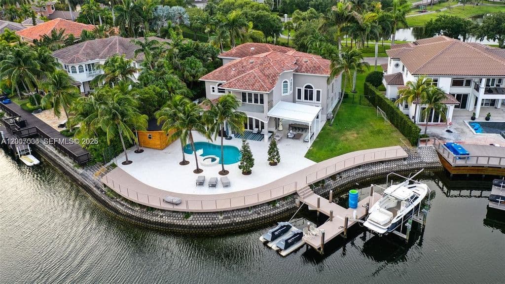 6-bedroom Single-Family Home — 1260 Harbor Ct
