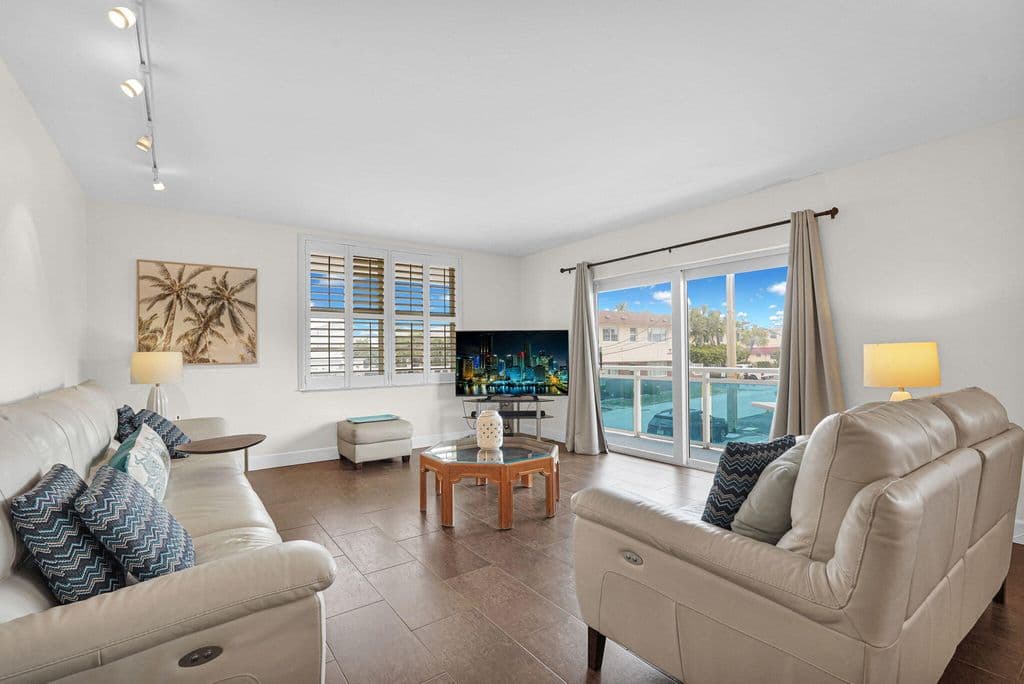 2+1 Condo — 1701 S Ocean Drive #203