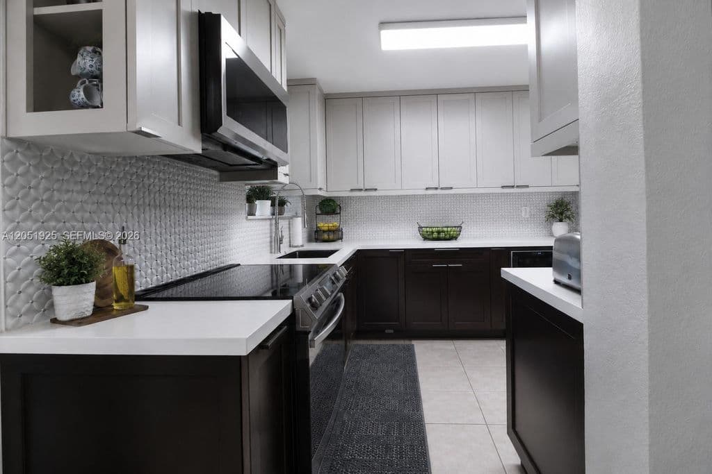 3-bedroom Single-Family Home — 5865 W 13th Ave