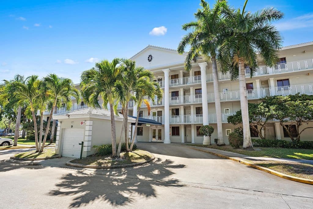 2+1 Condo — 2761 Village Boulevard #303
