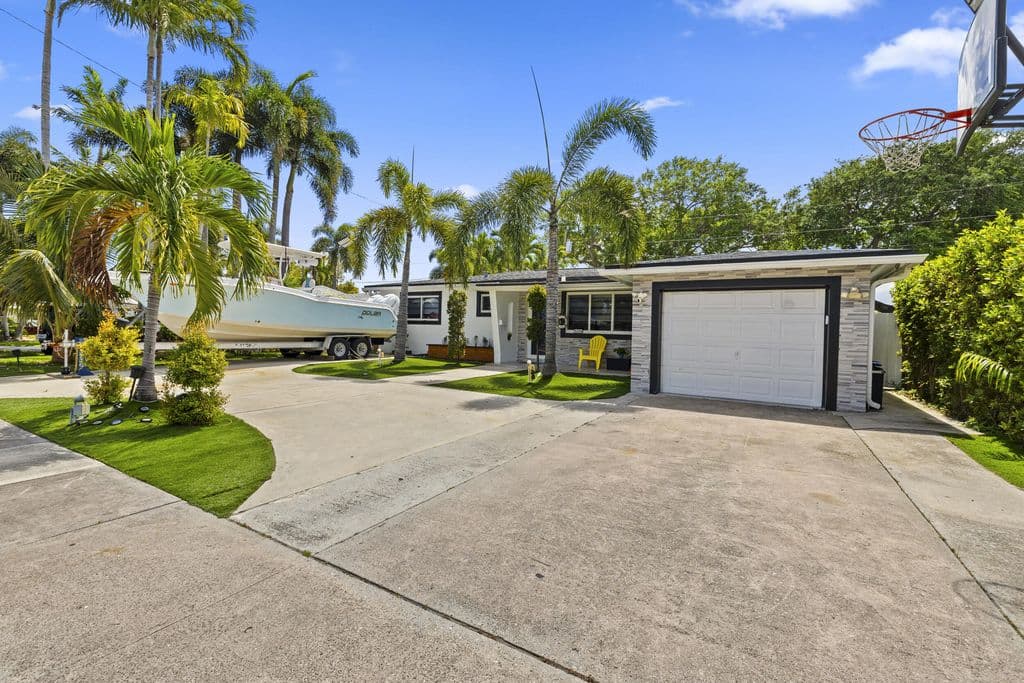 4-bedroom Single-Family Home — 3230 ROOSEVELT Street