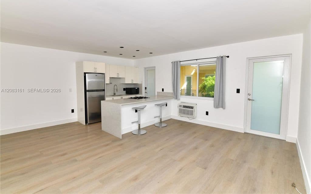 1+1 Condo — 65 Washington Ave APT 25