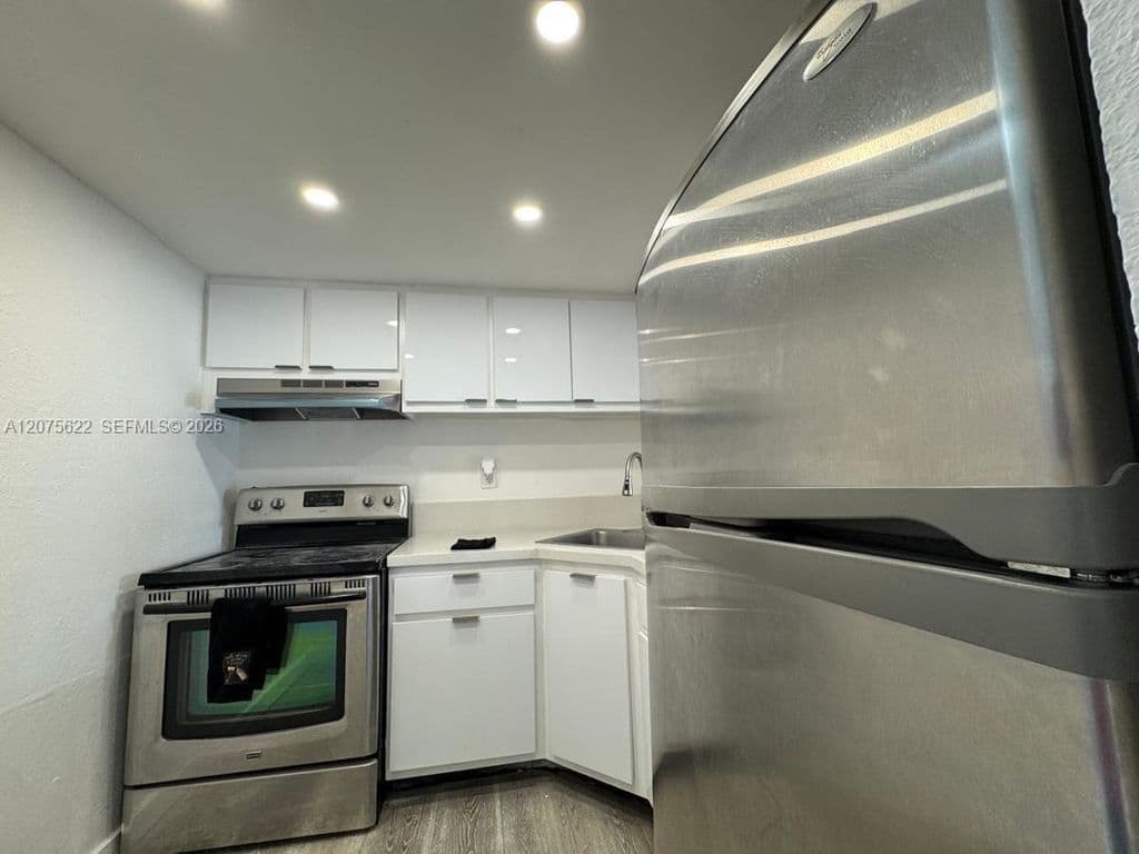 1+1 Condo — 4550 NW 9th St APT 709E