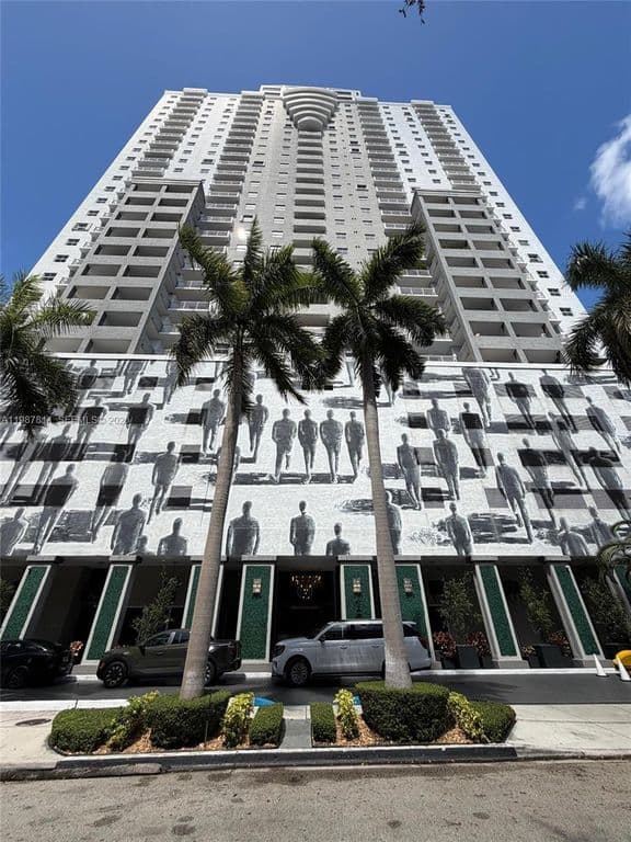 1+1 Condo — 185 SE 14th Ter APT 2701