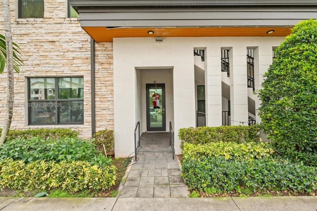 3-bedroom Condo — 7809 NW 104th Ave APT 1