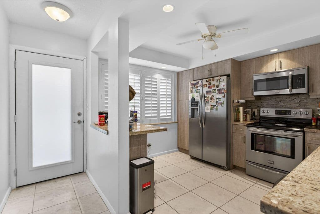 2-bedroom Condo — 3002 Portofino Isle #E3