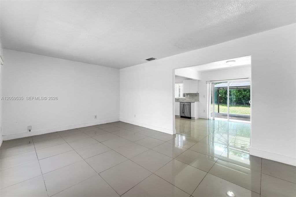 3-bedroom Single-Family Home — 15543 SW 107th Ct