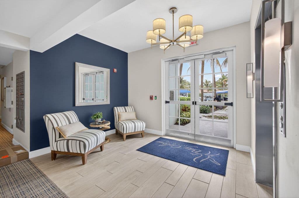 2+1 Condo — 1013 BAY COLONY Drive S