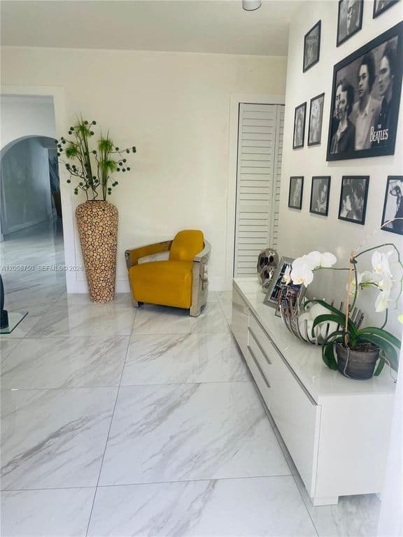2+1 Müstakil ev — 8025 NW 170th St
