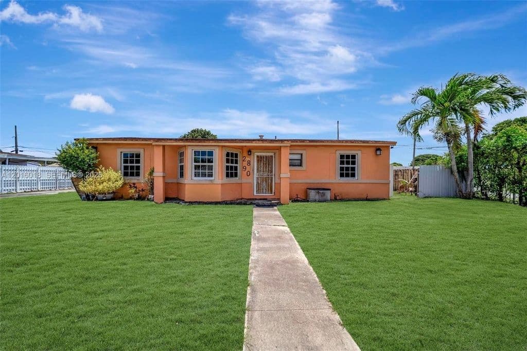 6+1 Müstakil ev — 2890 NW 160th St