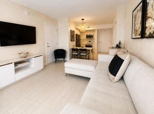 2-bedroom Condo — 2602 E HALLANDALE BEACH Boulevard #R403, Hallandale, 33009