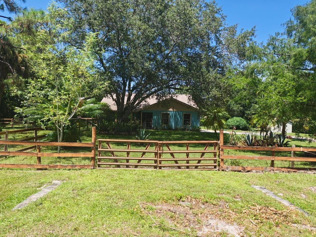 3-bedroom Single-Family Home — 13881 42nd Road N