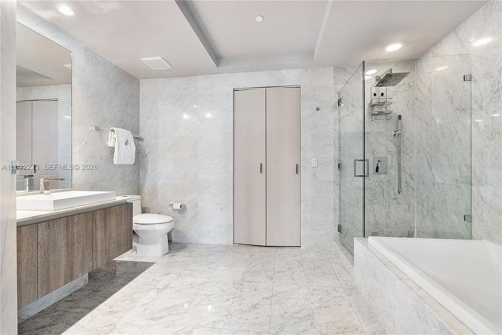 3-bedroom Condo — 801 S Miami Ave Unit 1004