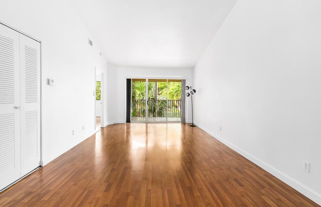 2-bedroom Condo — 950 Coral Club Drive #950