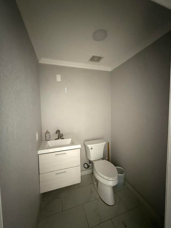 4-bedroom Property — 19802 NW 33rd Court