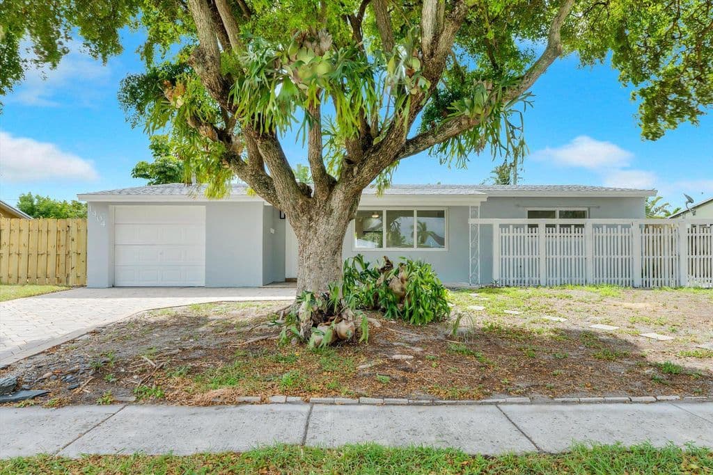 3-bedroom Single-Family Home — 1404 SW 1ST Avenue