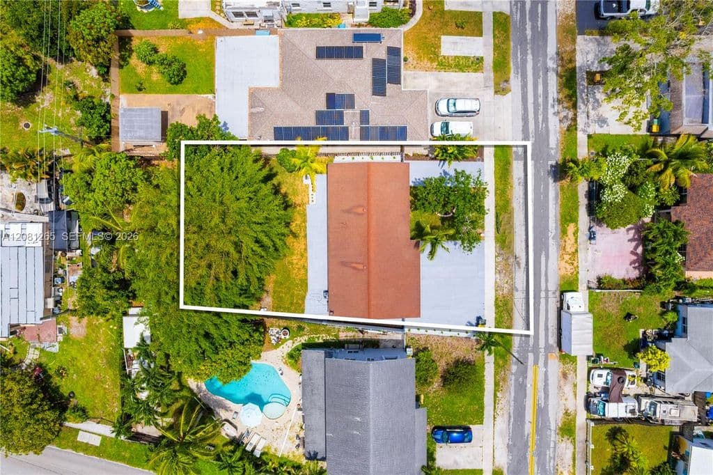 3+1 Müstakil ev — 254 SW 4th St