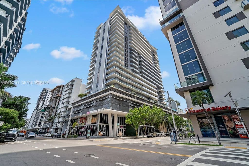 3+1 Condo — 1010 SW 2nd Ave Unit 2201