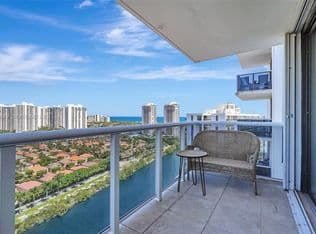 2+1 Condo — 3675 N Country Club Dr APT 2310, Aventura, 33180